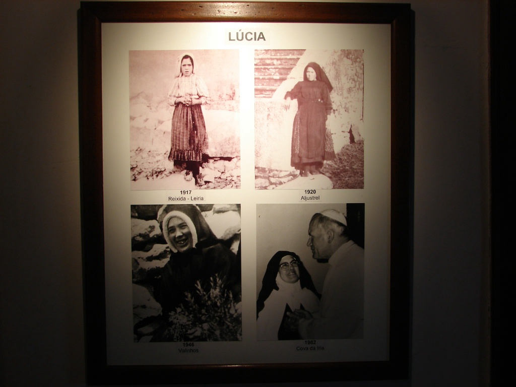 2008/03(March)/AroundTheWorld/Lisbon/1024x768_Lucy told the prophecies.jpg